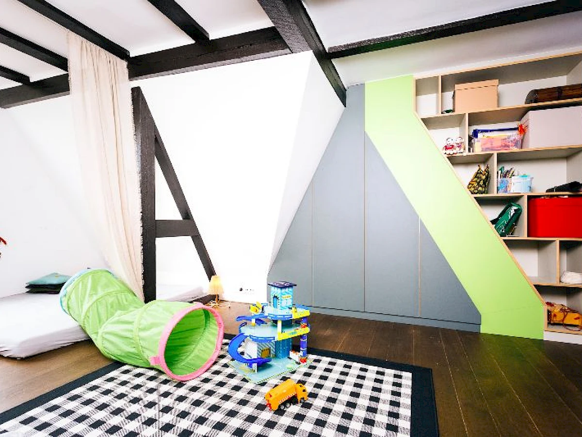 Kinderzimmerschrank - img_9583.jpg