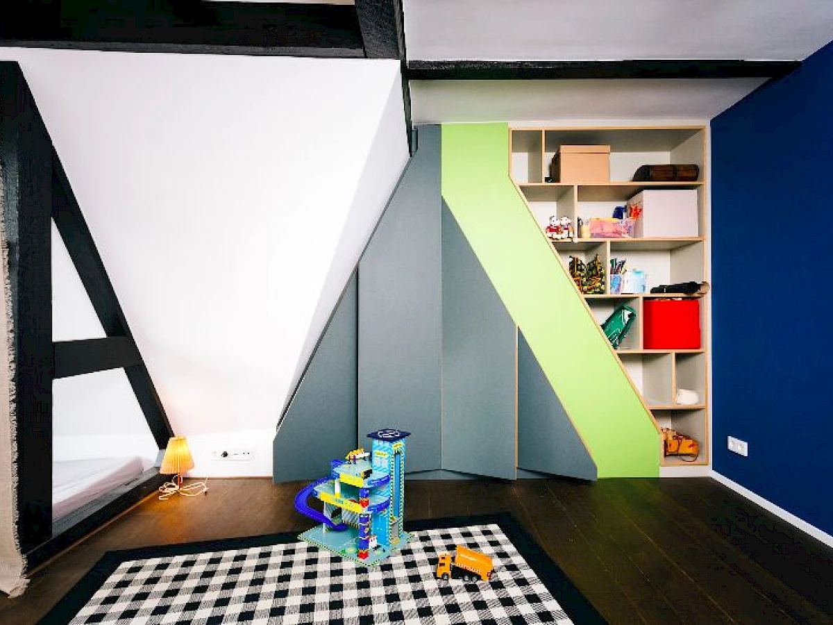 Kinderzimmerschrank - img_9613.jpg