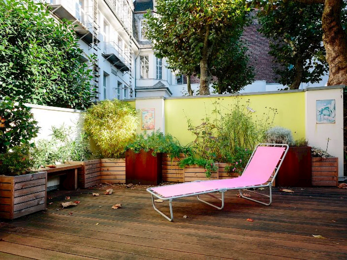 Beeteinfassung aus Lärche und Cortenstahl - img_1979.jpg