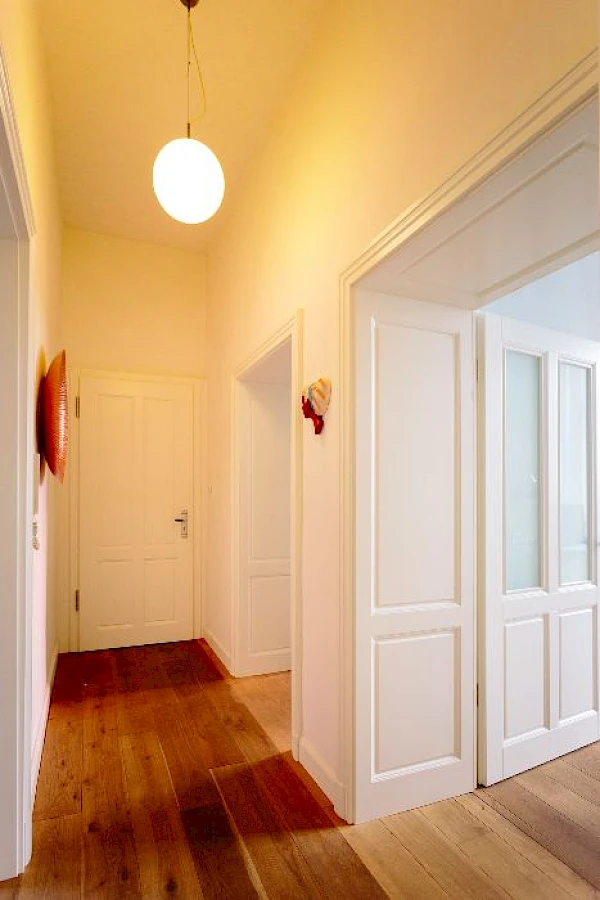 Altbautüren mit kassetierter Laibung - img_1970.jpg