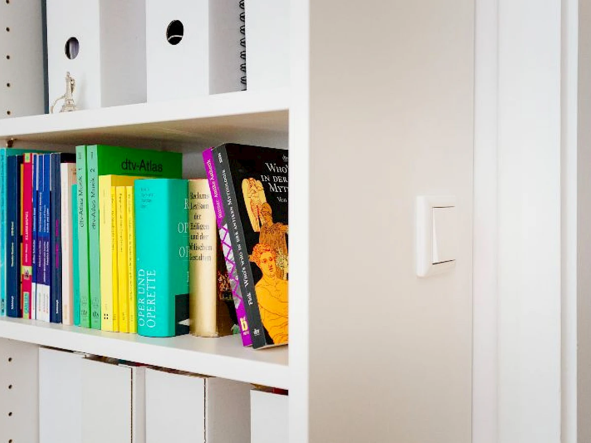 Bücherregal und Schiebetür - img_7049.jpg