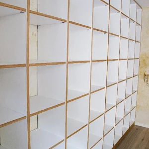 Regal für Schallplatten