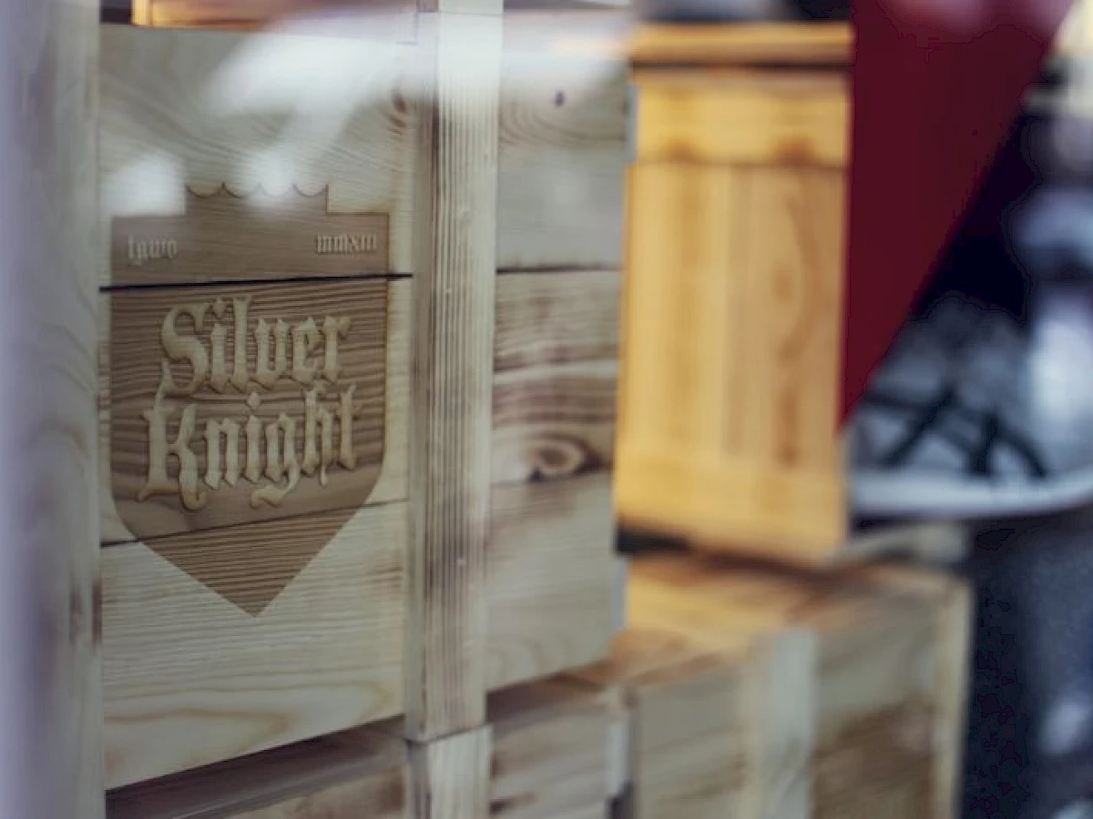 Holz-Box - the-good-will-out-onitsuka-tiger-silver-knight-release-028.jpg